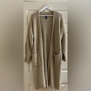 GAP Cozy Boucle Cardigan
#7175640220003
Color: light heather brown
Size: L